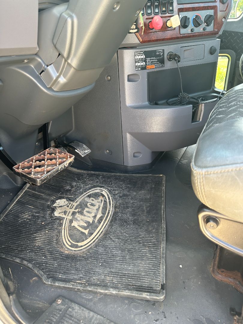 2012 MACK CHU613 - Image 15